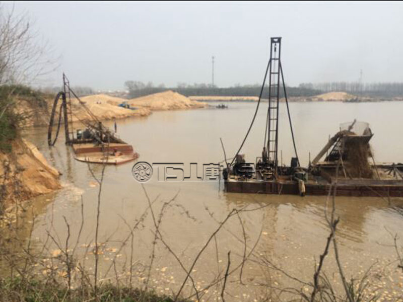 無節(jié)制開采河沙，河堤受損嚴(yán)重