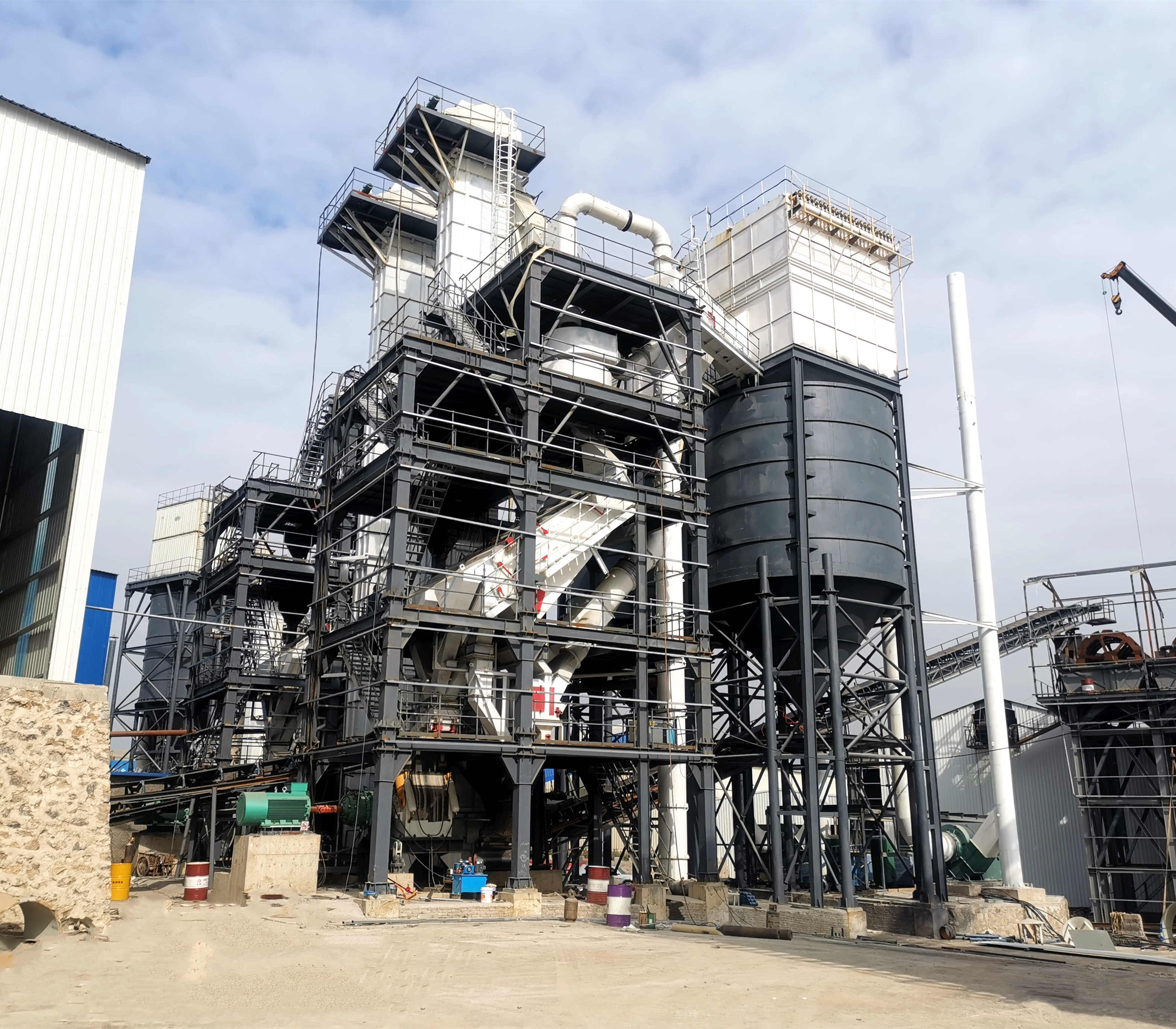 塔樓式制砂生產(chǎn)線（制砂樓），實(shí)現(xiàn)生產(chǎn)空間的最大化利用