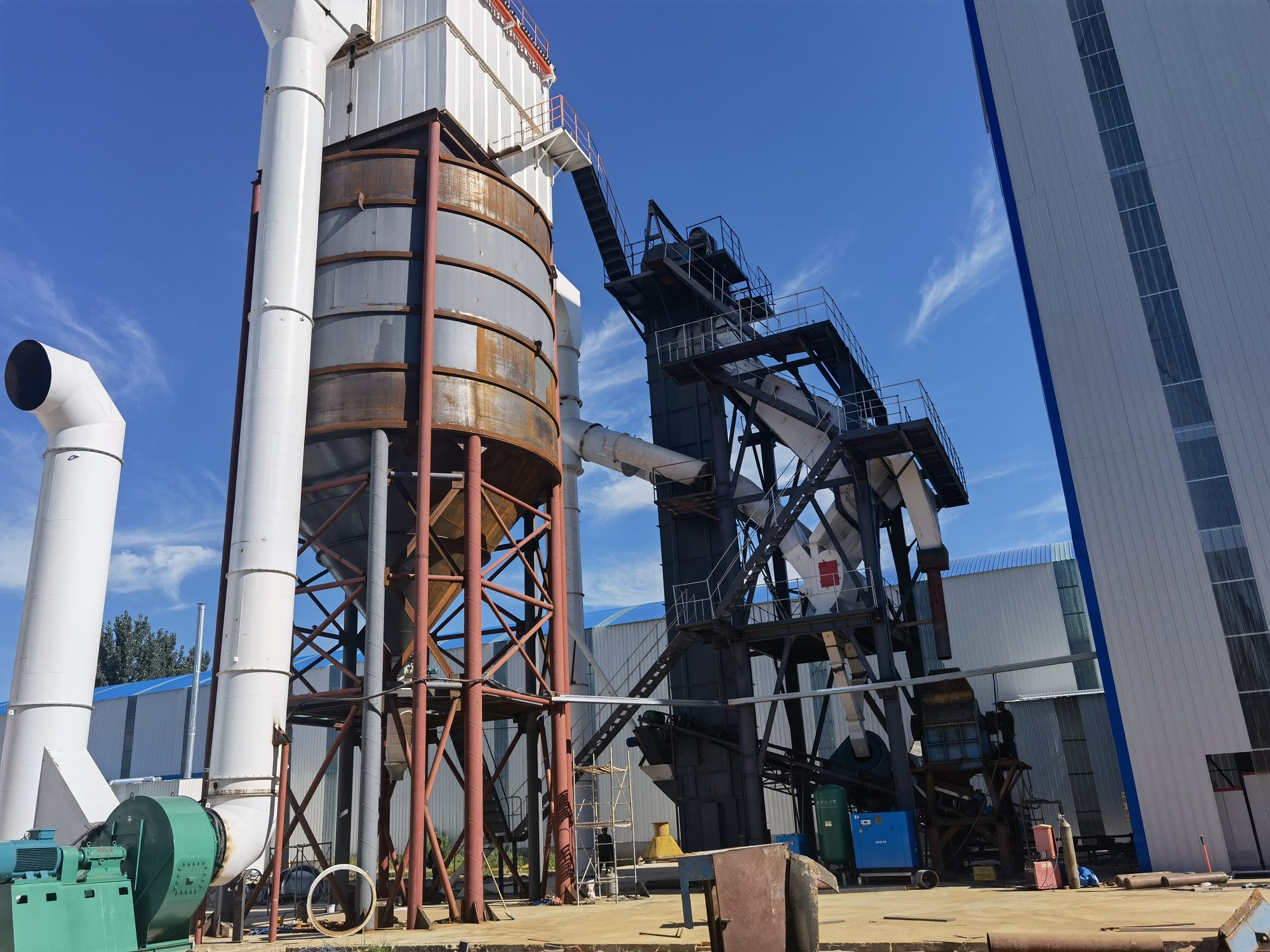 投資一套制砂樓或者一條制砂生產(chǎn)線需要考慮哪些因素呢？