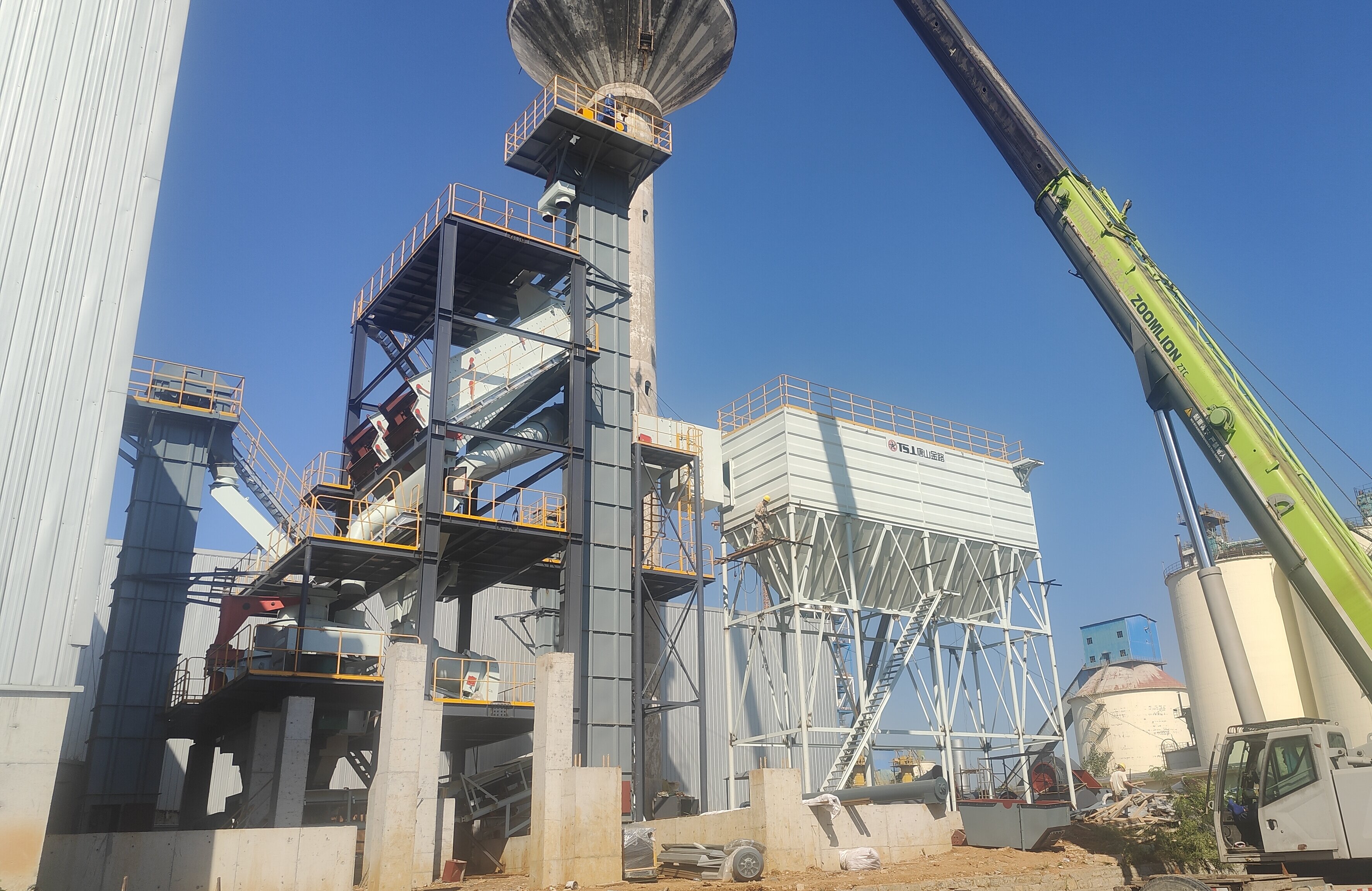 建筑垃圾堆成山？制砂樓一鍵 “點(diǎn)石成金”！